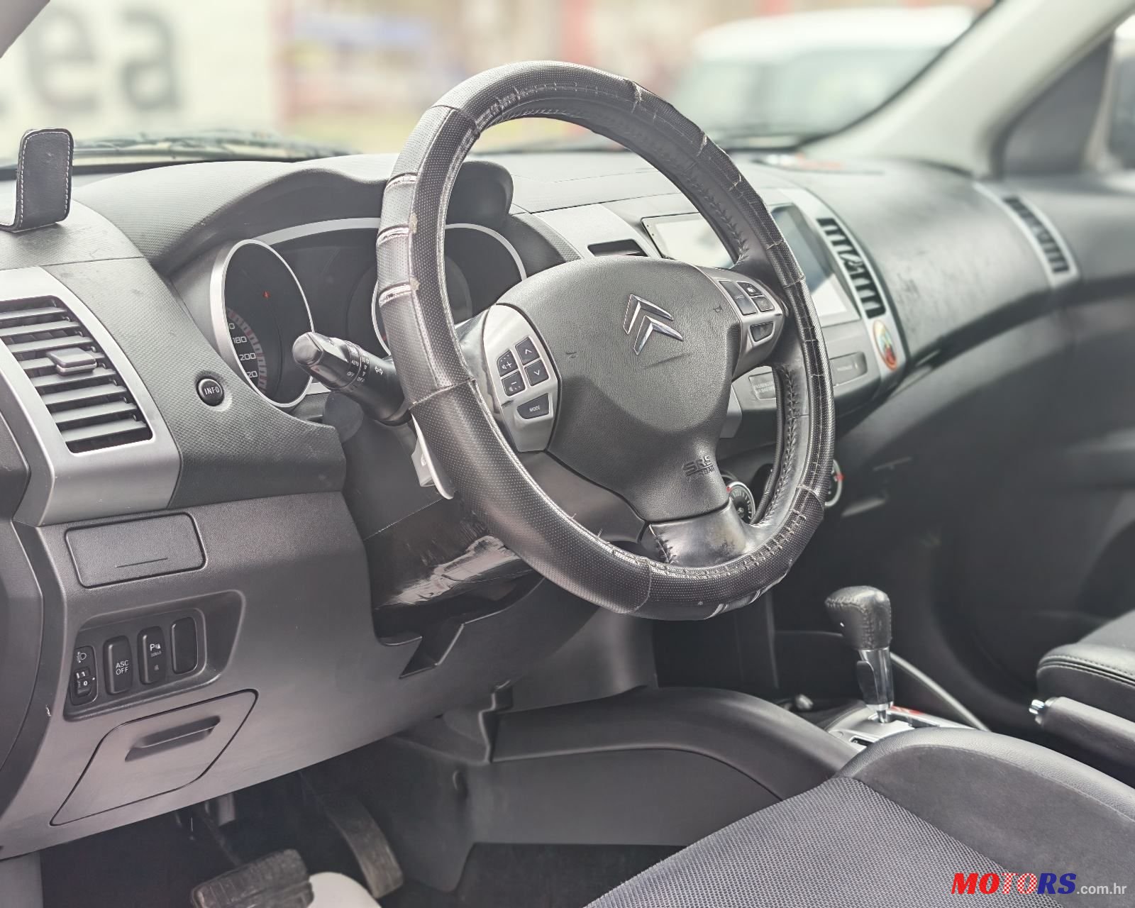 2009' Citroen C-Crosser 2,4 I Bva 4X4 photo #5