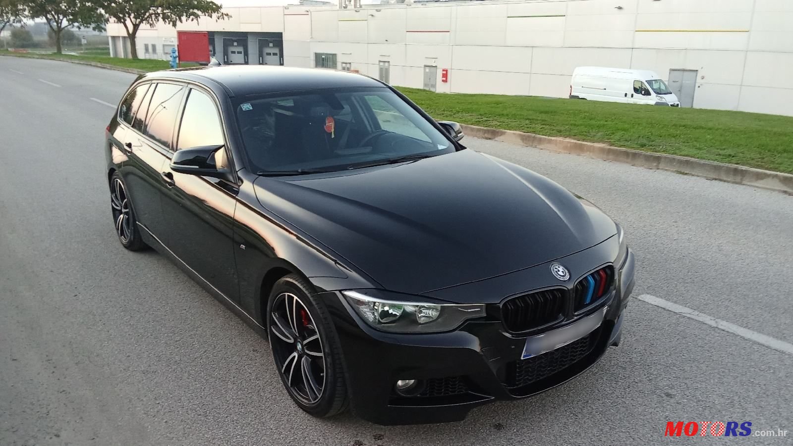 2012' BMW Serija 3 318D Touring photo #5