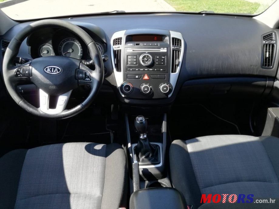 2010' Kia Ceed 1,6 Crdi photo #3