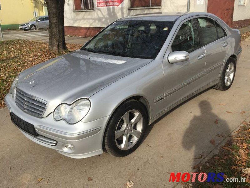 2004' Mercedes-Benz C-Class 200 photo #2