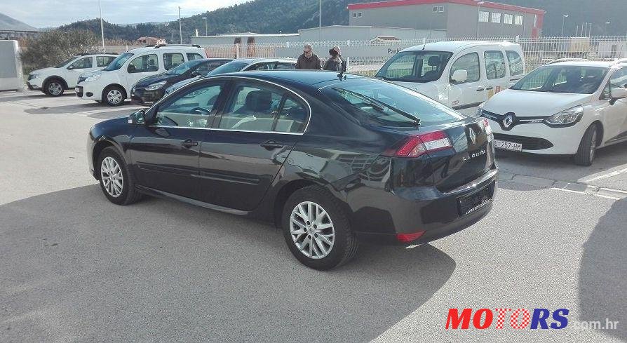 2014' Renault Laguna photo #1