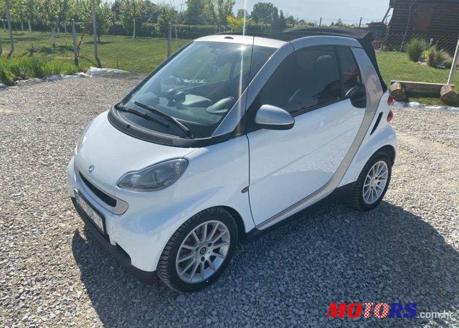 2009' Smart Fortwo Cabrio Pure Softip photo #1