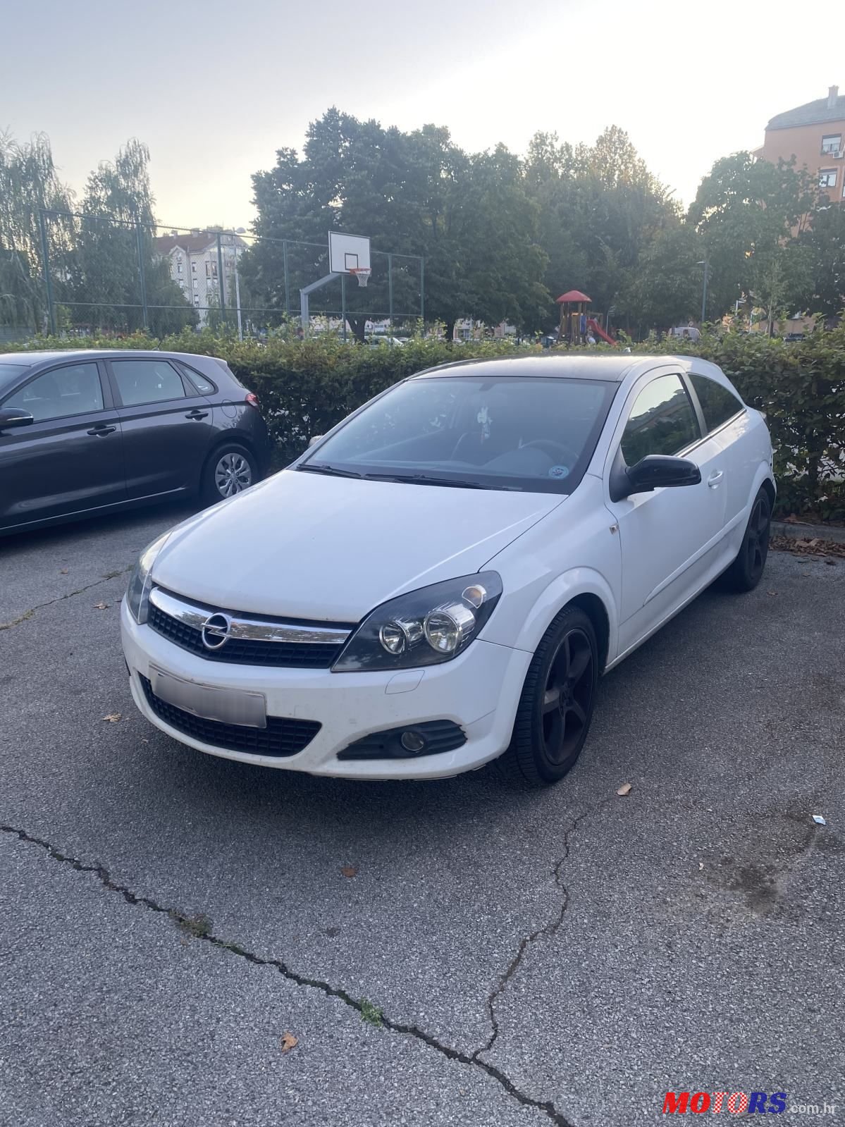 2006' Opel Astra Coupe 1.9 Gtc photo #5