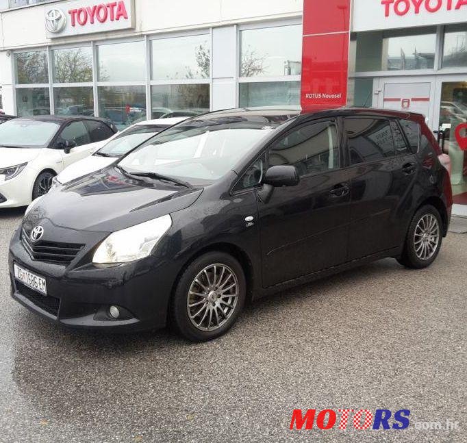 2011' Toyota Verso 2.2 D-Cat photo #1