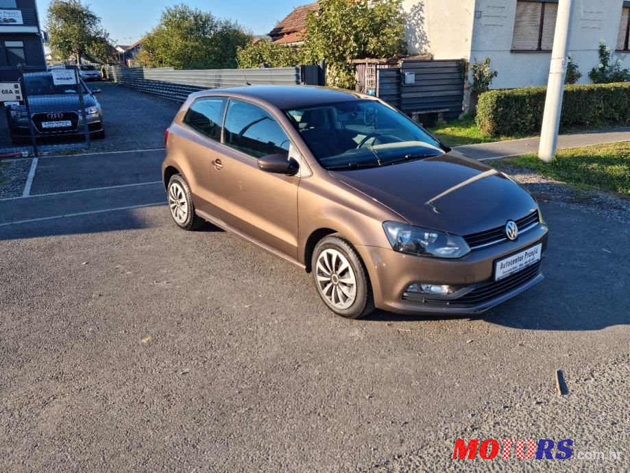 2015' Volkswagen Polo photo #4