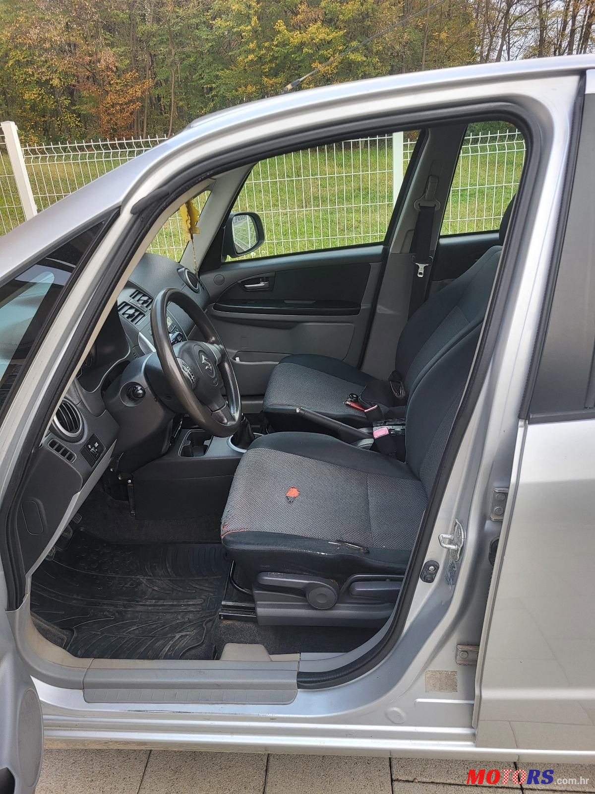 2005' Suzuki SX4 1.5 photo #6