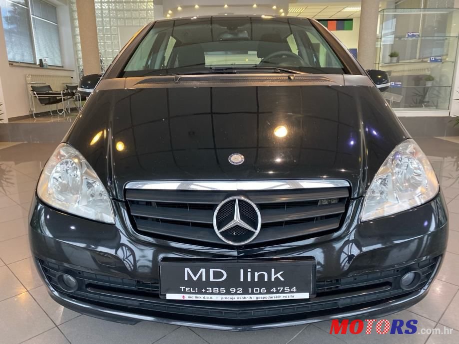 2011' Mercedes-Benz A-Klasa photo #2