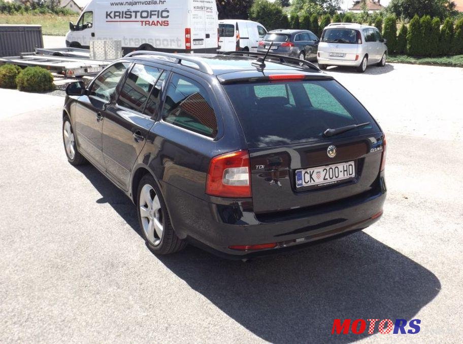 2013' Skoda Octavia Combi 1,6 Tdi photo #2