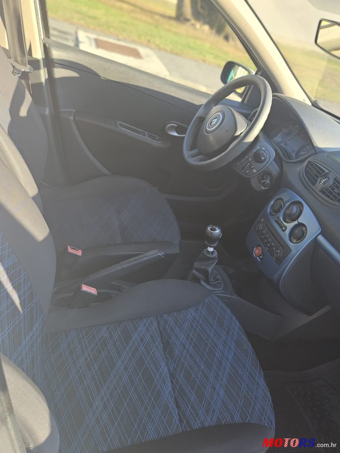 2008' Renault Clio 1,5 Dci photo #5