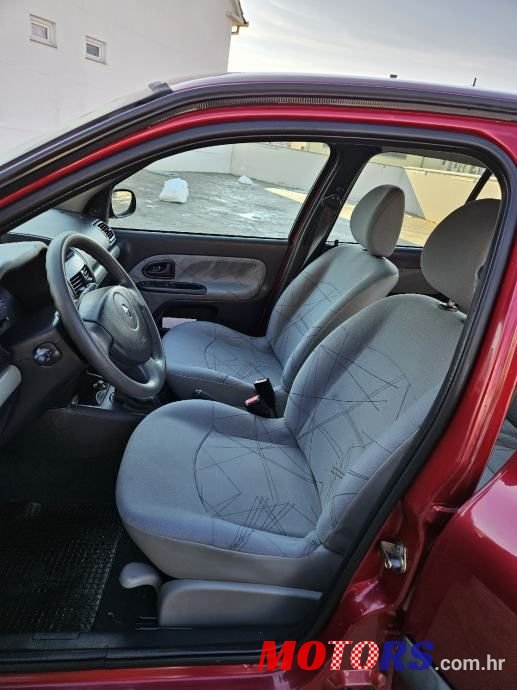 2002' Renault Clio 1,2 photo #3