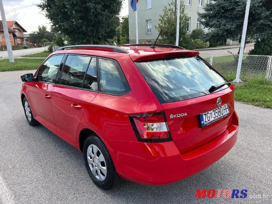 2018' Skoda Fabia Combi photo #3
