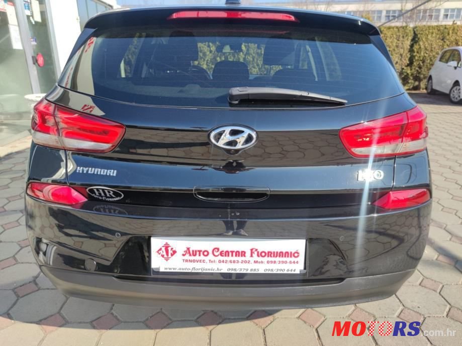 2017' Hyundai i30 1.6 Crdi photo #6