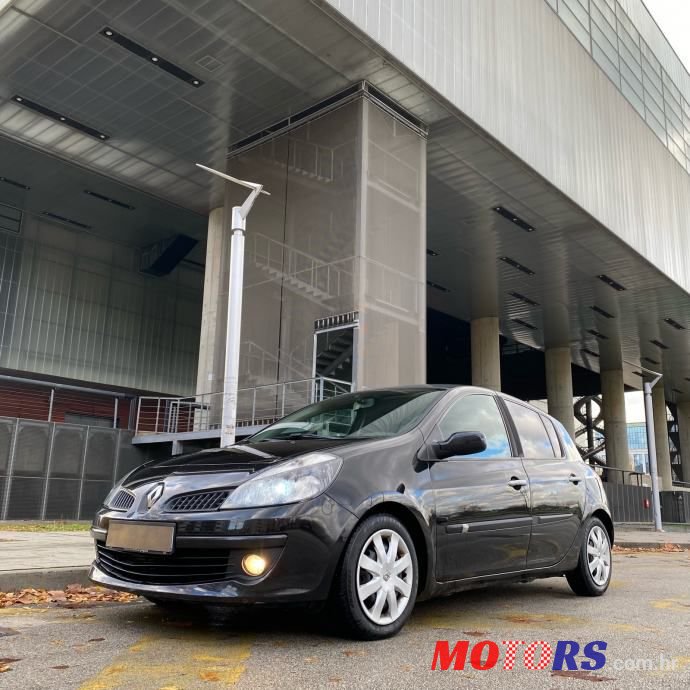 2008' Renault Clio 1,5 Dci photo #3