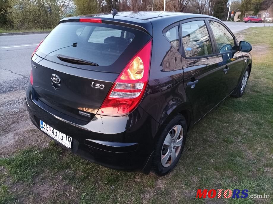 2010' Hyundai i30 1,6 Crdi photo #6