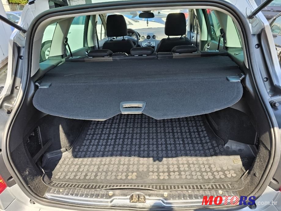 2014' Peugeot 308 Sw photo #2