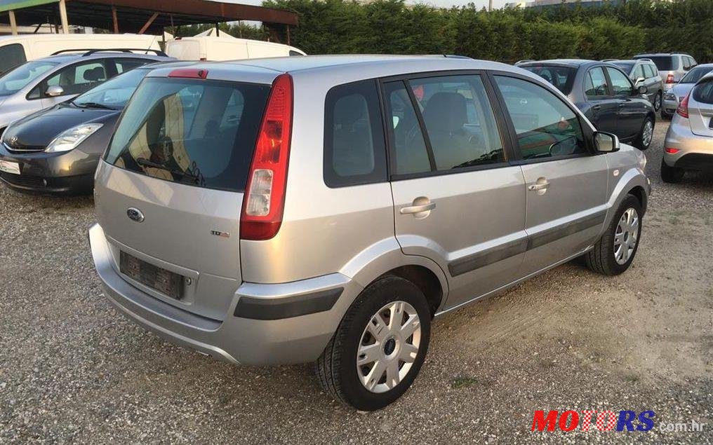 2010' Volkswagen Passat 1,9 Tdi photo #2