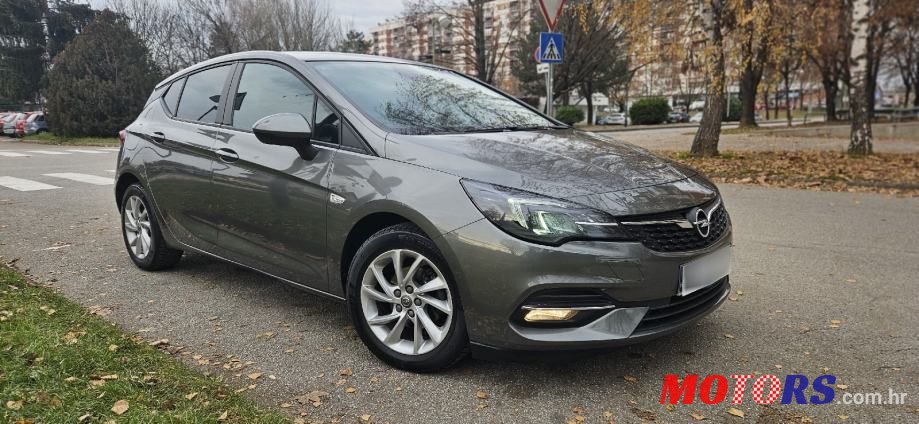 2020' Opel Astra 1,5 D photo #3