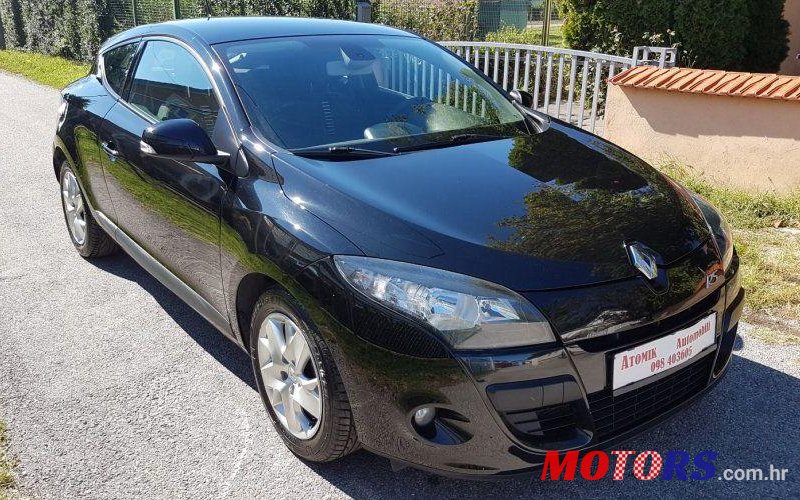 2010' Renault Megane Coupe photo #1