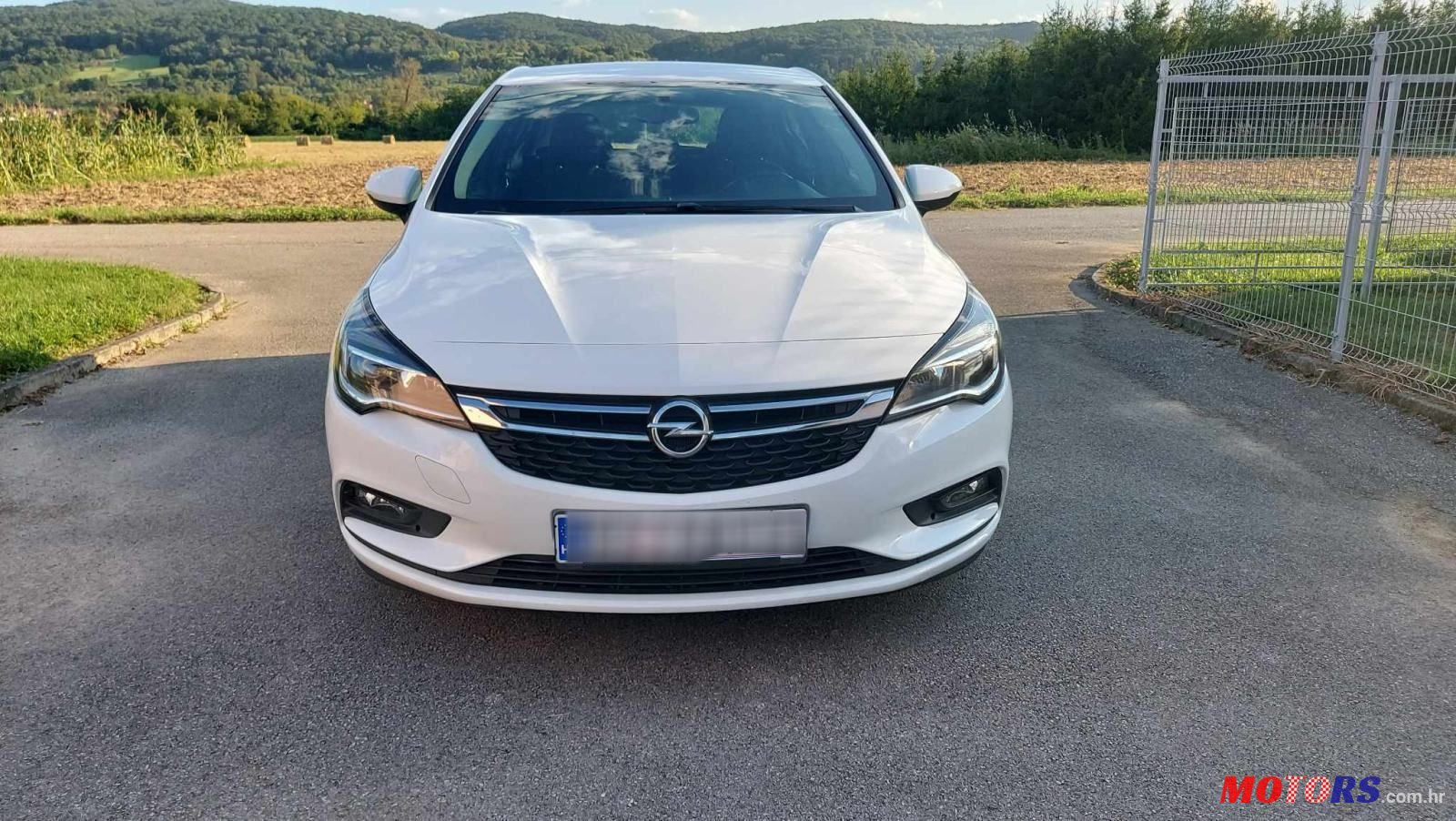 2017' Opel Astra 1.6 Cdti photo #2