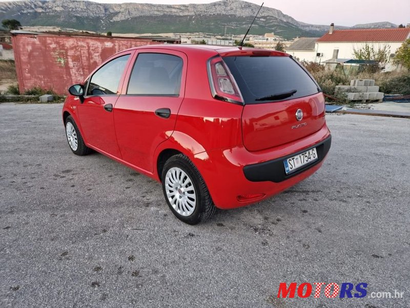 2010' Fiat Grande Punto photo #3