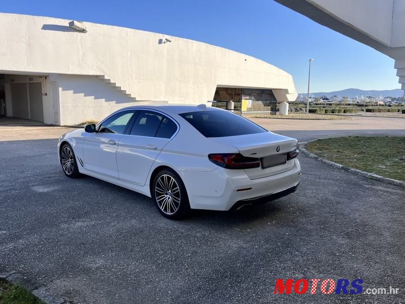 2021' BMW Serija 5 540Xd photo #4