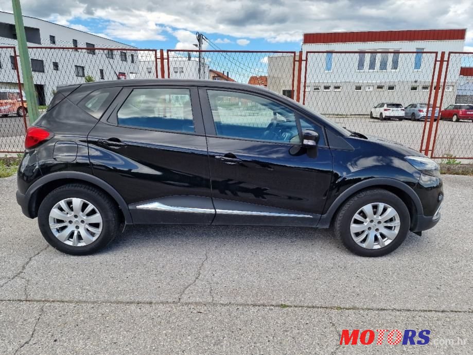 2020' Renault Captur Dci photo #3