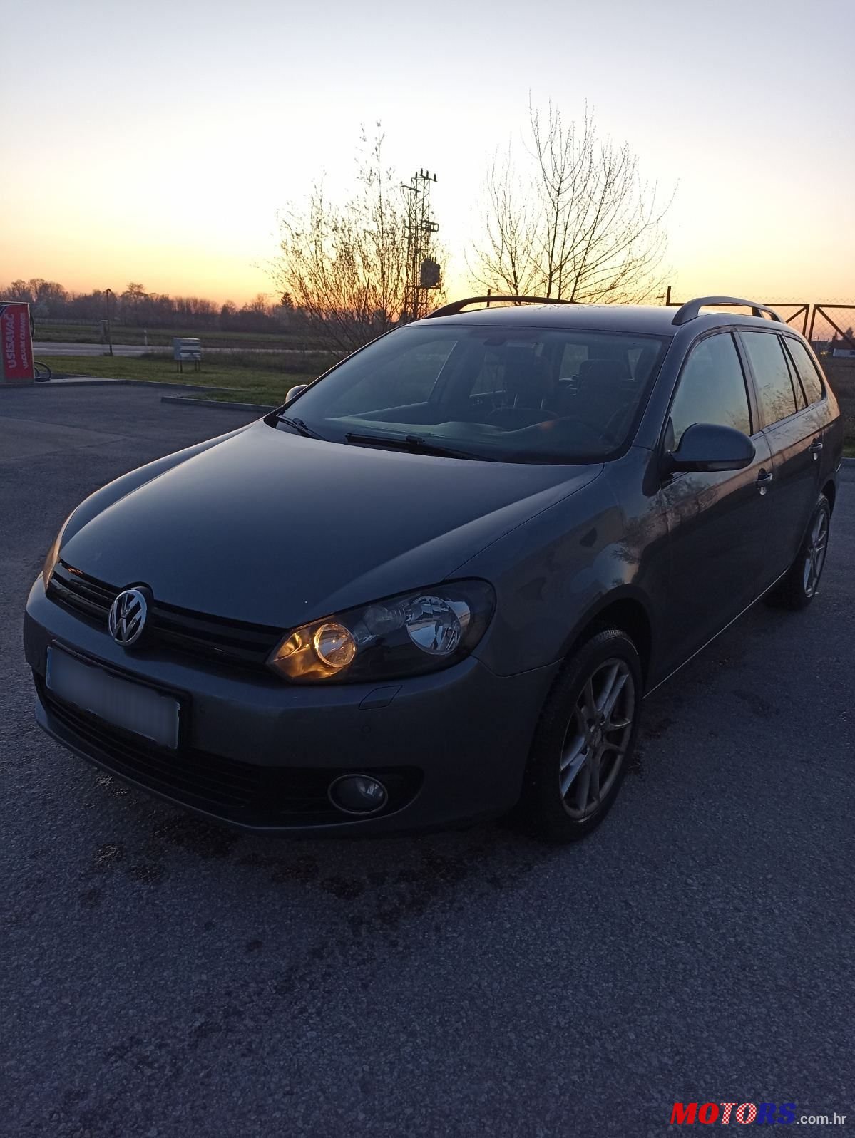 2011' Volkswagen Golf VI Variant photo #6