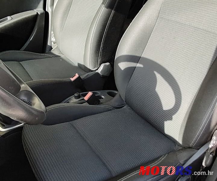 2012' Renault Clio 1,2 16V photo #6