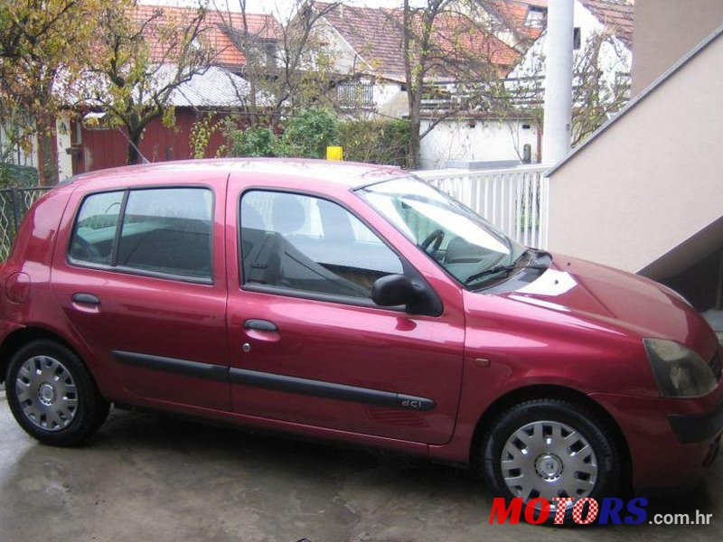 2002' Renault Clio 1,5 Dci photo #1