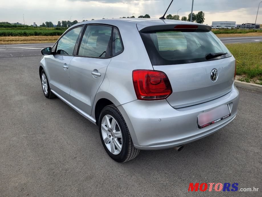 2014' Volkswagen Polo photo #2