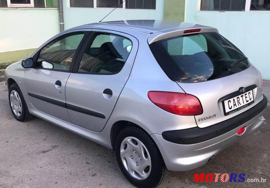 2003' Peugeot 206 206 1,4 Hdi photo #1