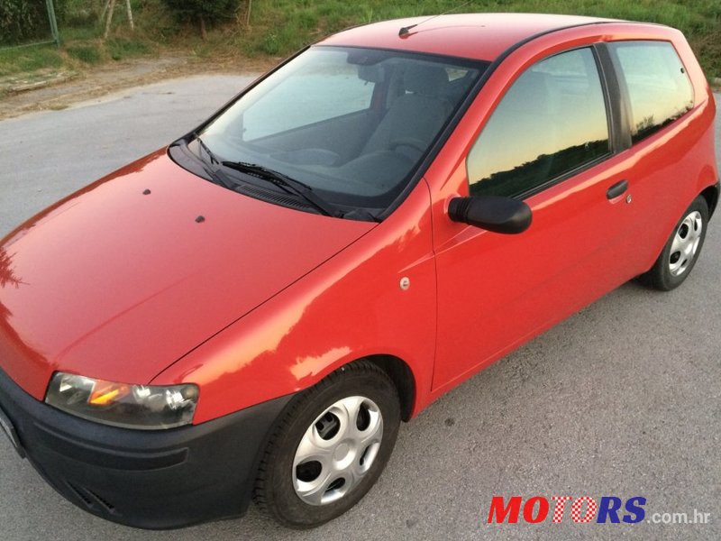 2002' Fiat Punto photo #1