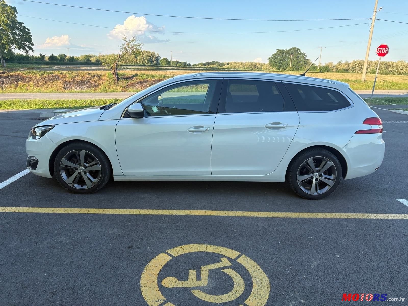 2016' Peugeot 308 Sw photo #5