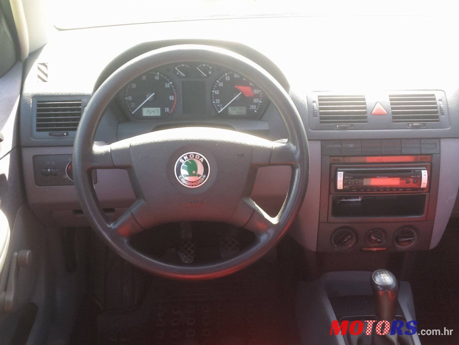 2001' Skoda Fabia photo #3