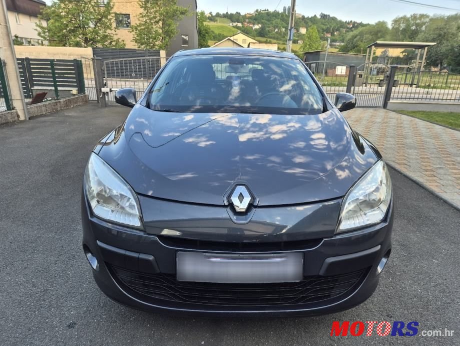 2010' Renault Megane 1.6 16V photo #6