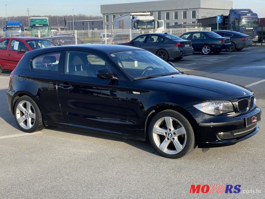 2010' BMW Serija 1 116I photo #1