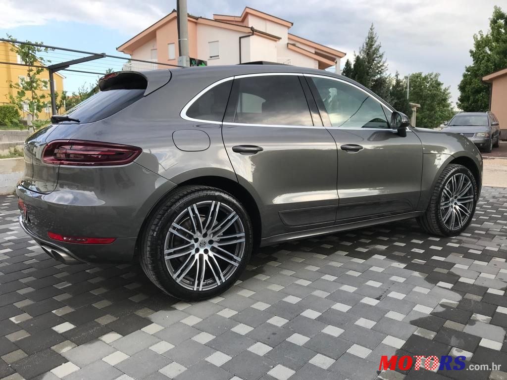 2017' Porsche Macan photo #1