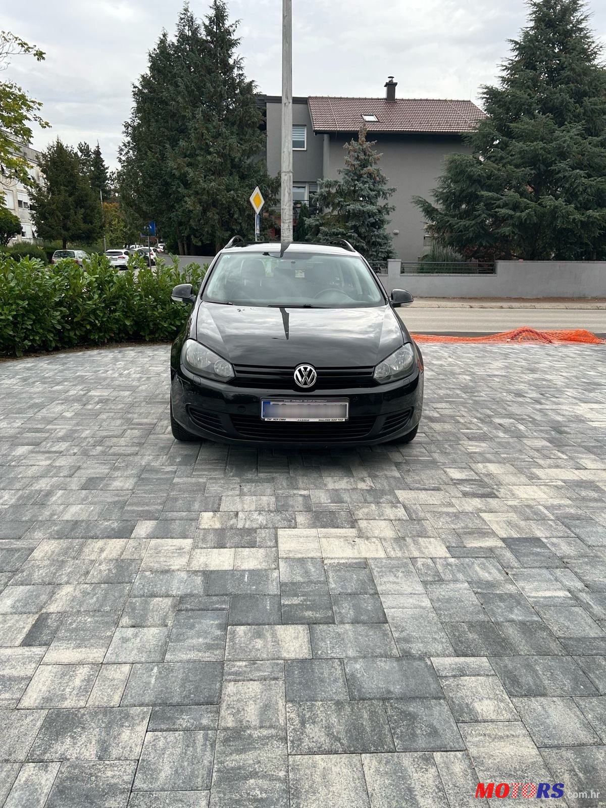 2010' Volkswagen Golf VI Variant photo #1