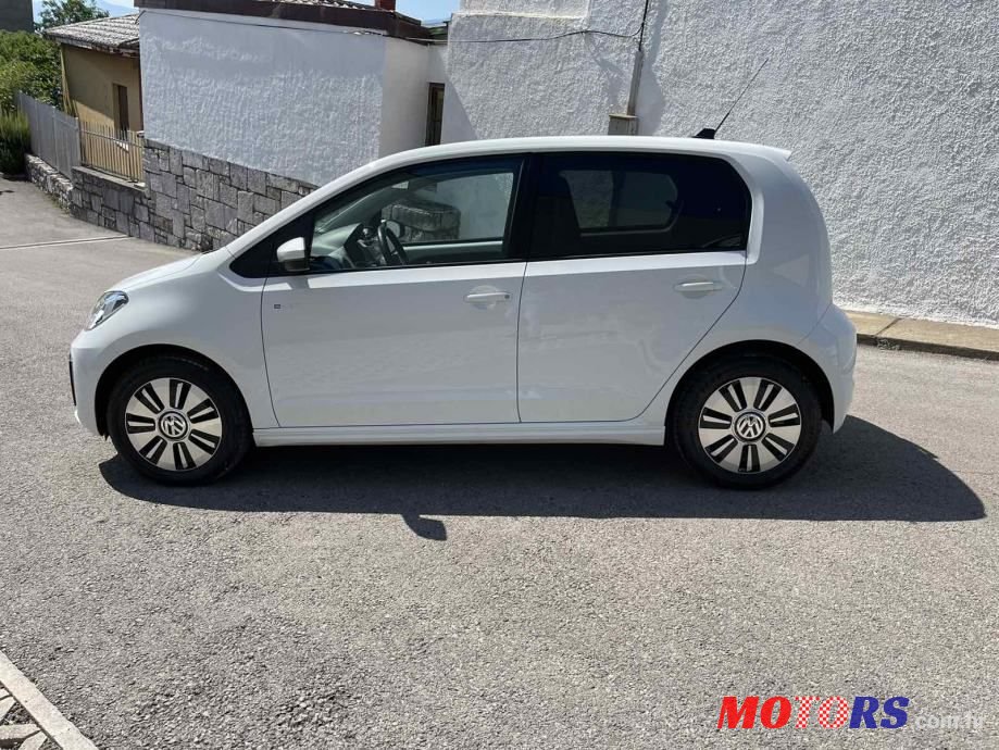 2017' Volkswagen Up! E-Up! photo #4