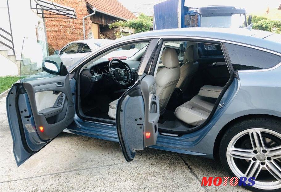 2011' Audi A5 Sportback photo #3