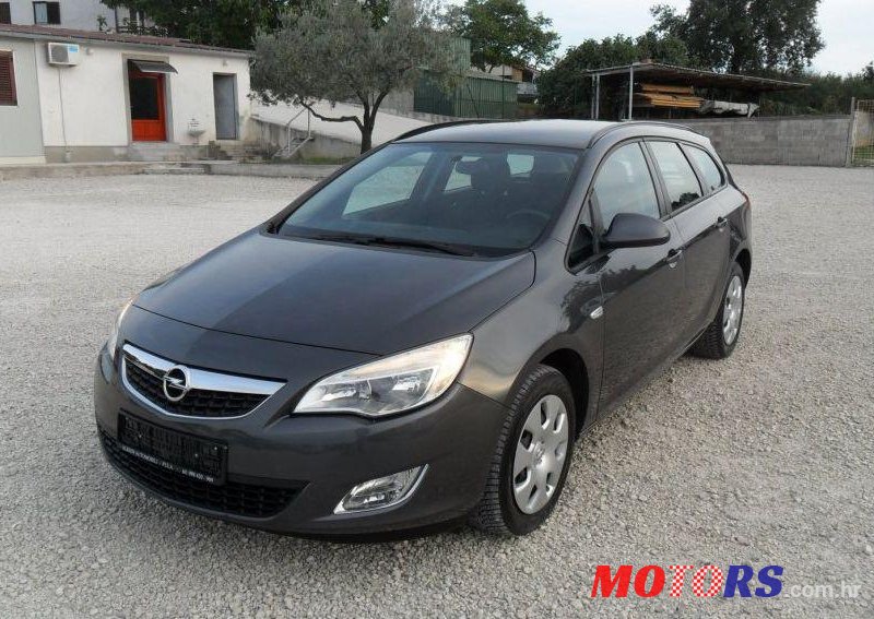 2012' Opel Astra Karavan 1,7 Cdti photo #2