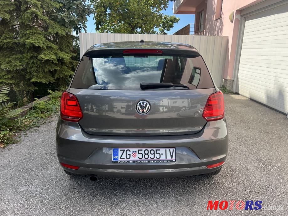 2015' Volkswagen Polo photo #5
