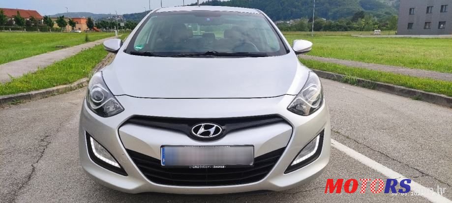 2012' Hyundai i30 1.4 Crdi photo #3