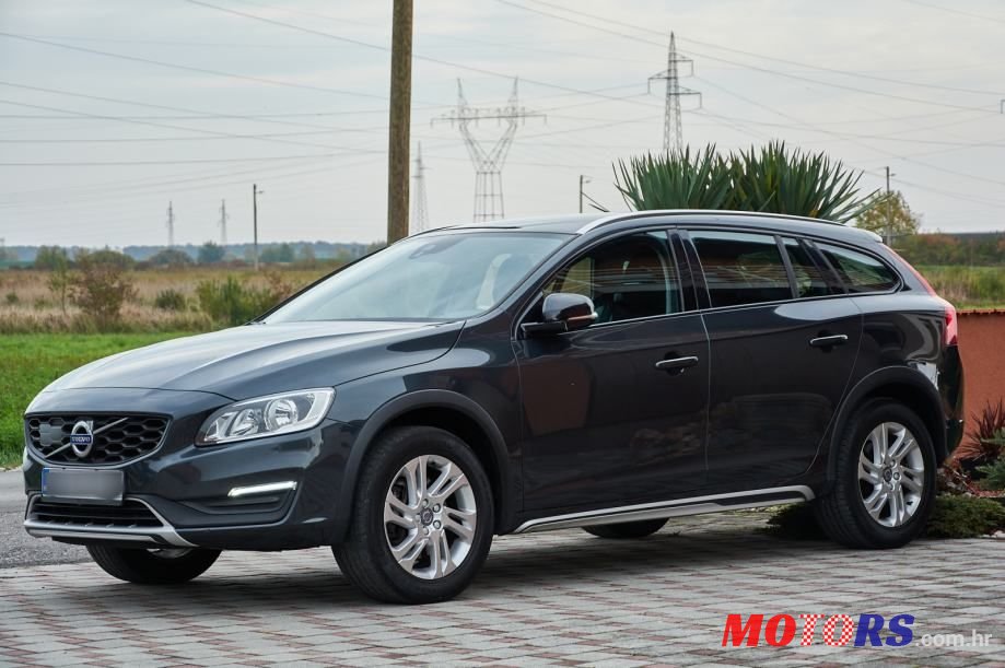 2016' Volvo V60 D3 photo #3