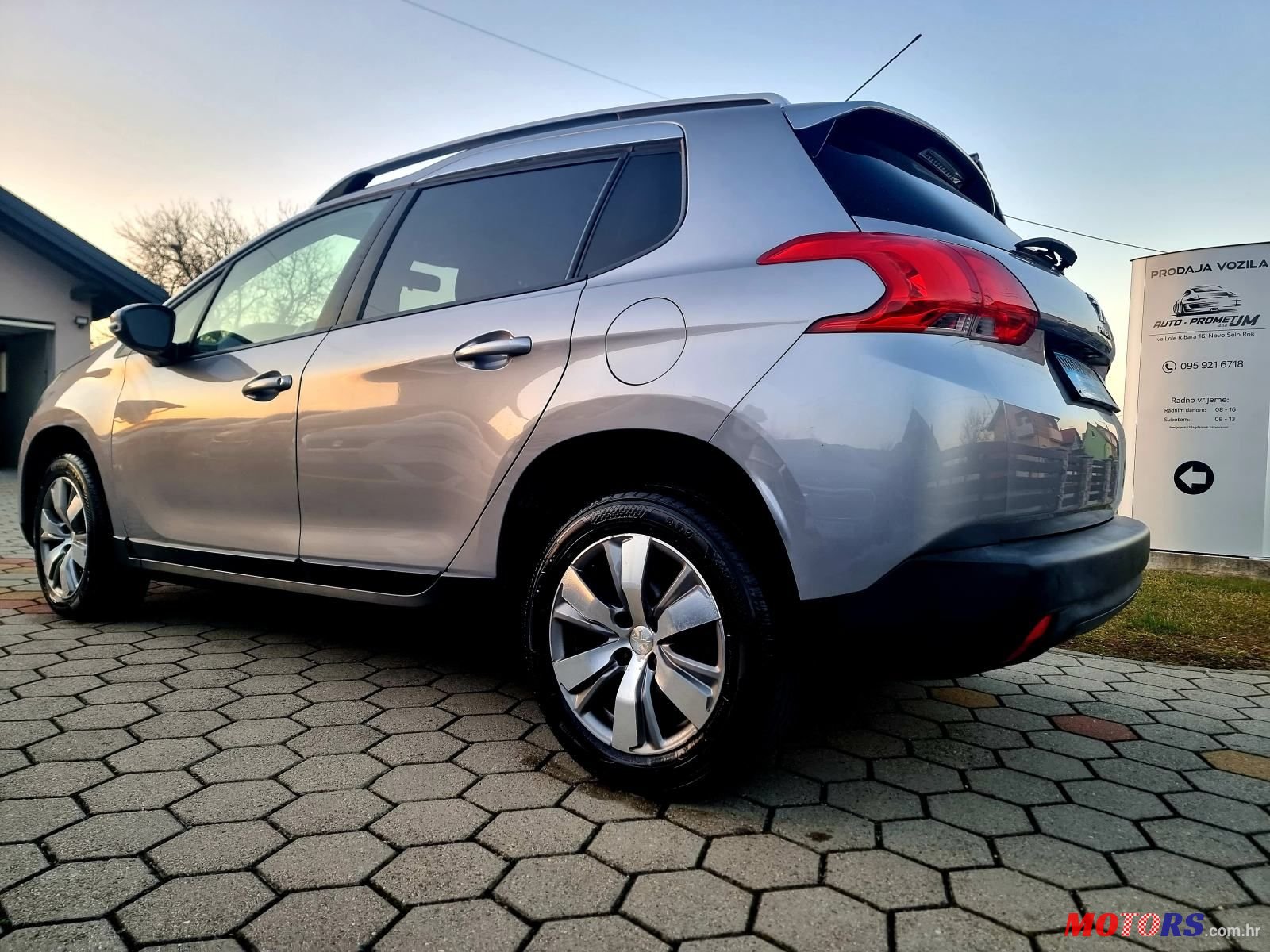 2014' Peugeot 2008 1,6 E-Hdi photo #6