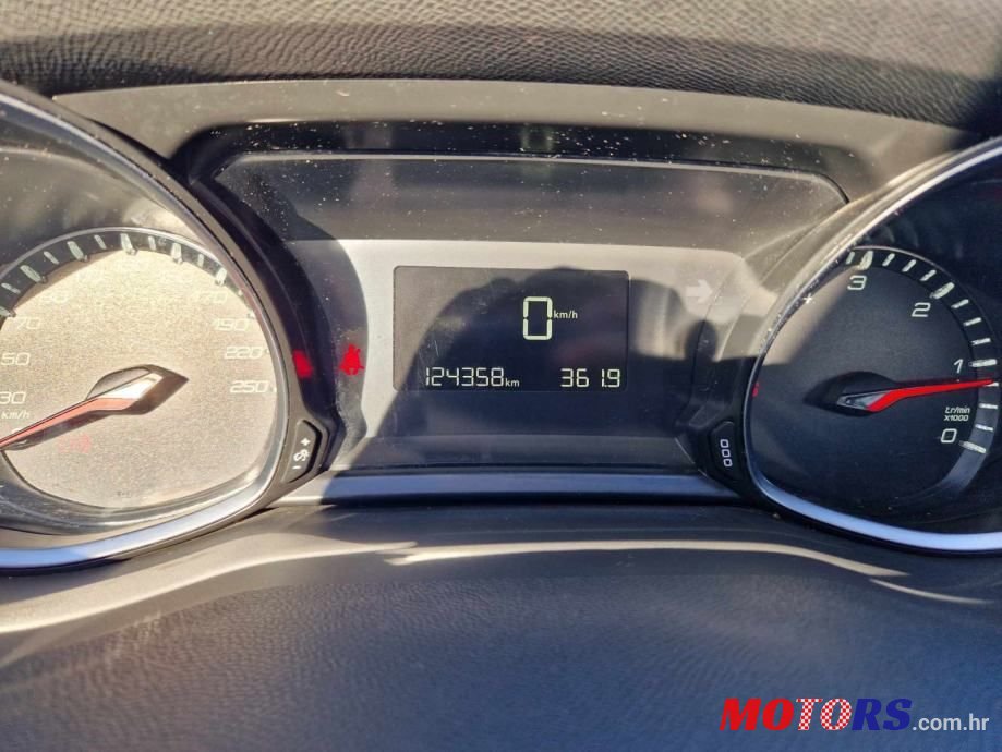 2020' Peugeot 308 photo #5