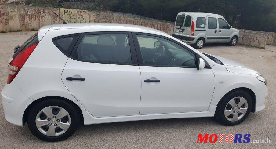2011' Hyundai I30 1,6 Crdi photo #1