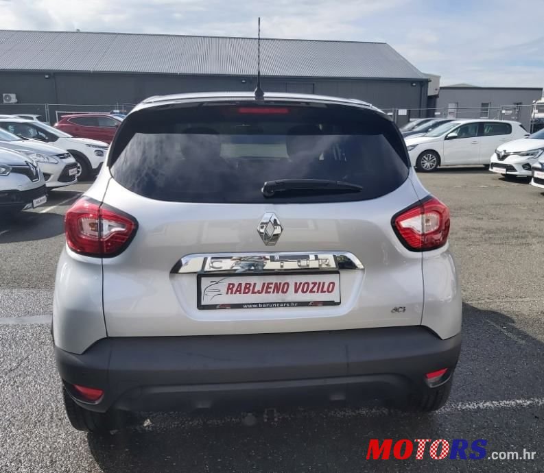 2016' Renault Captur photo #5