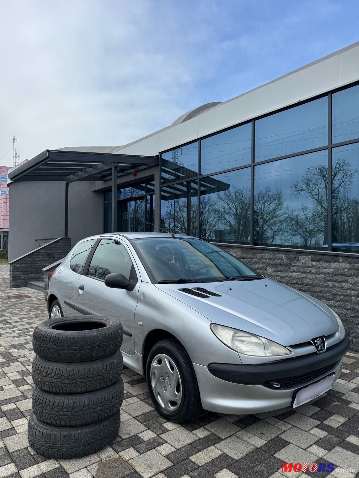 2002' Peugeot 206 206 1,4 photo #1