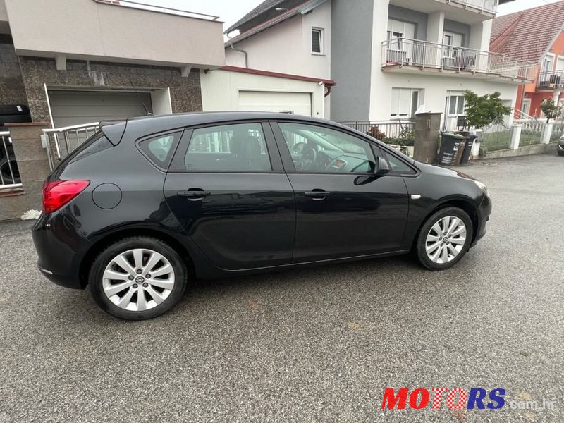 2012' Opel Astra 1,7 Cdti photo #3